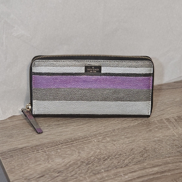 Vintage Kate Spade Striped Continential Zip Around Wallet~ 1 OF A KIND! - Picture 9 of 9